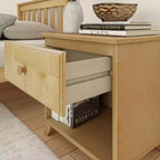 Table de chevet en bois massif Plank+Beam avec 1 tiroir pour chambre à coucher