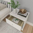 Table de chevet en bois massif Plank+Beam avec 1 tiroir pour chambre à coucher