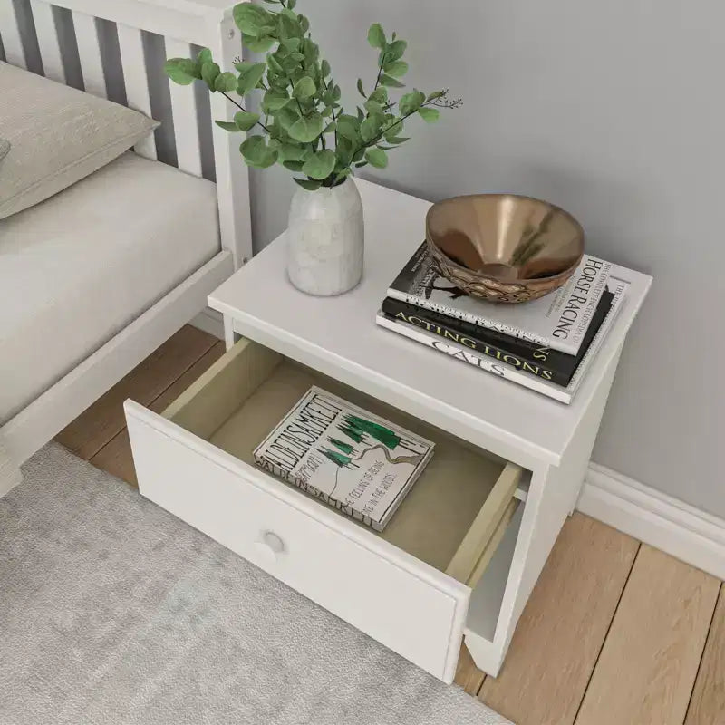 Table de chevet en bois massif Plank+Beam avec 1 tiroir pour chambre à coucher