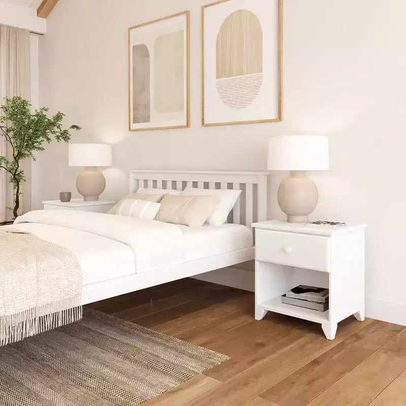 Table de chevet en bois massif Plank+Beam avec 1 tiroir pour chambre à coucher