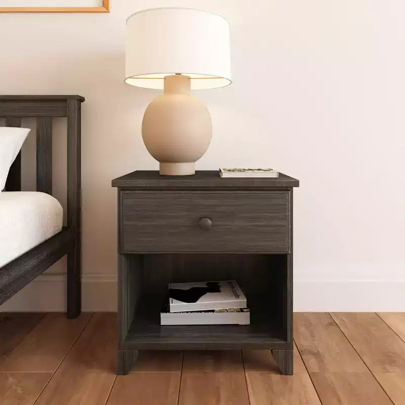 Table de chevet en bois massif Plank+Beam avec 1 tiroir pour chambre à coucher