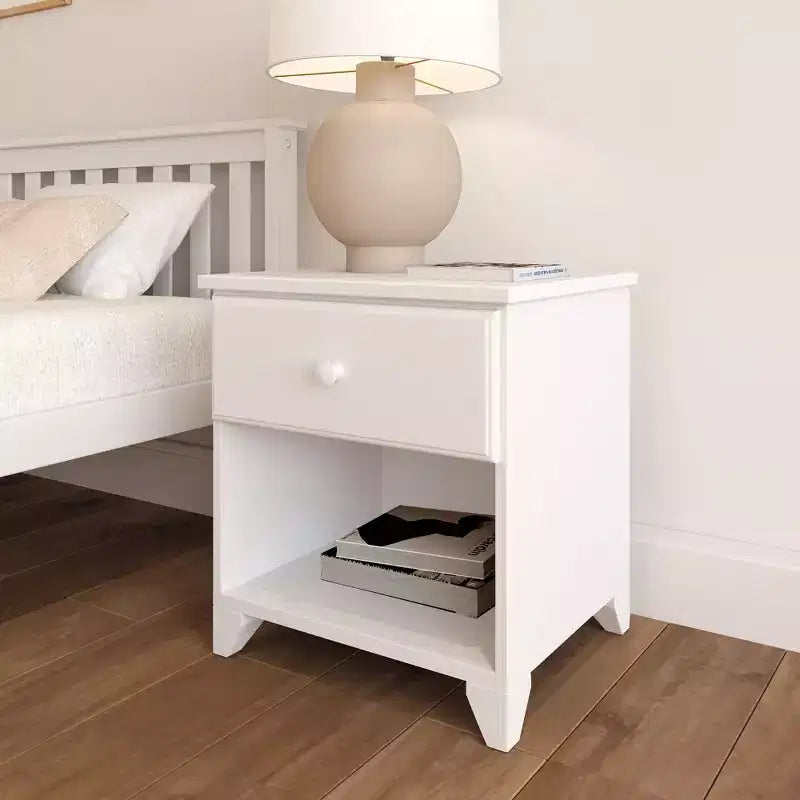 Table de chevet en bois massif Plank+Beam avec 1 tiroir pour chambre à coucher