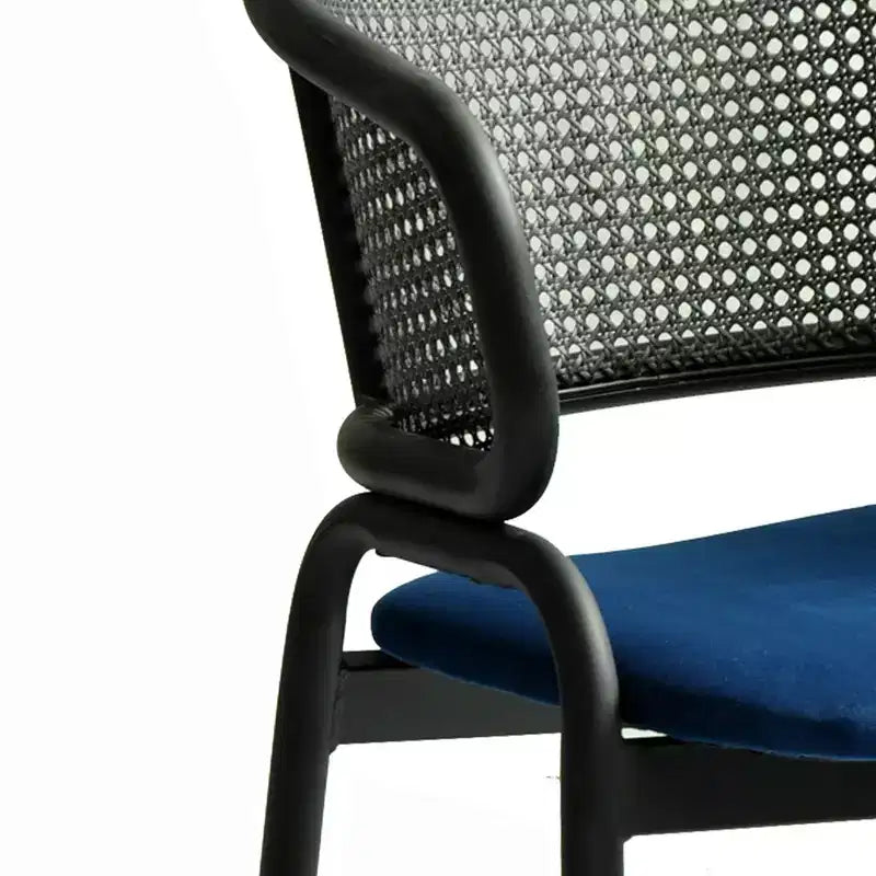LeisureMod Ervilla Chaise de salle à manger moderne Rembourrée confortable Fauteuil d'appoint avec pieds en fer noir, pour cuisine, salle à manger, café, restaurant