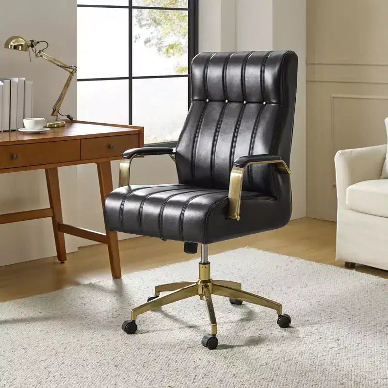 Siège de bureau pivotant et inclinable en cuir moderne Siivio avec capitonnage en canaux | HULALA??HOME