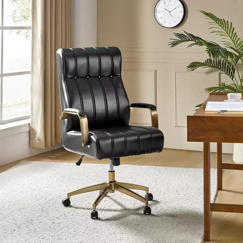 Siège de bureau pivotant et inclinable en cuir moderne Siivio avec capitonnage en canaux | HULALA??HOME