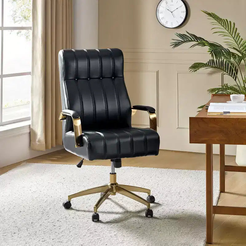 Siège de bureau pivotant et inclinable en cuir moderne Siivio avec capitonnage en canaux | HULALA??HOME
