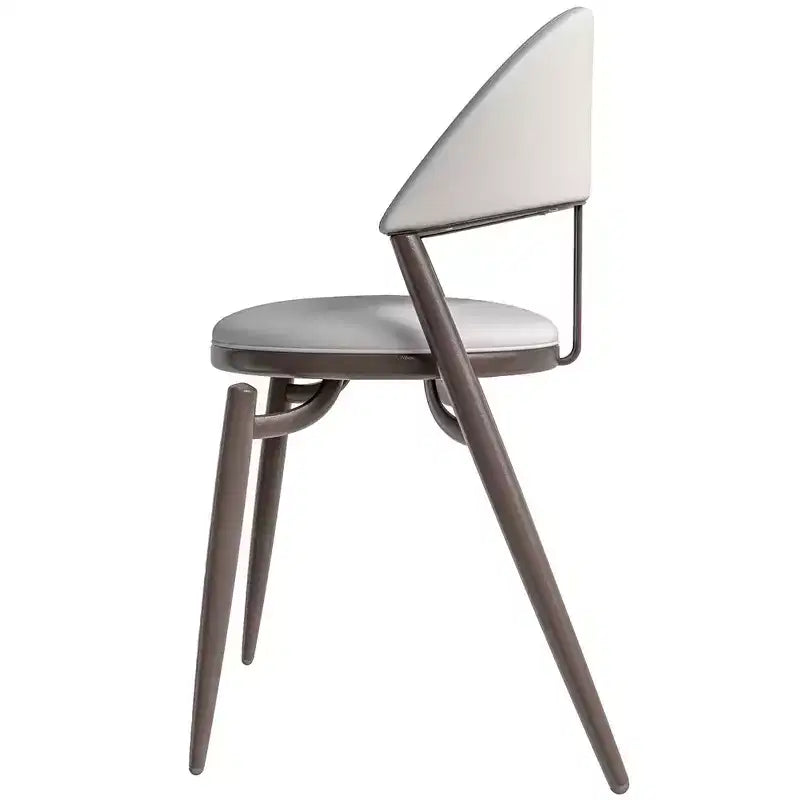 Chaise de salle à manger moderne en cuir LeisureMod Venice, chaise d'appoint rembourrée à dossier ouvert, pieds en métal, parfaite pour une salle à manger du milieu du siècle, aucun assemblage requis