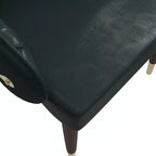 Chaise de salle à manger à dossier haut LeisureMod Elara, revêtement en cuir avec motif ondulé, cadre en bois d'hévéa et accents dorés pour salle à manger