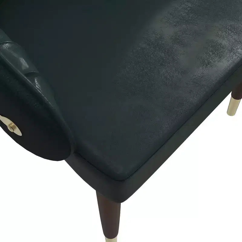 Chaise de salle à manger à dossier haut LeisureMod Elara, revêtement en cuir avec motif ondulé, cadre en bois d'hévéa et accents dorés pour salle à manger