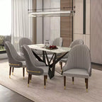 Chaise de salle à manger à dossier haut LeisureMod Elara, revêtement en cuir avec motif ondulé, cadre en bois d'hévéa et accents dorés pour salle à manger