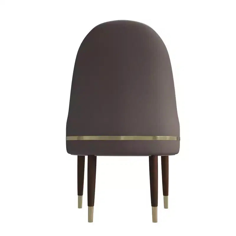 Chaise de salle à manger à dossier haut LeisureMod Elara, revêtement en cuir avec motif ondulé, cadre en bois d'hévéa et accents dorés pour salle à manger