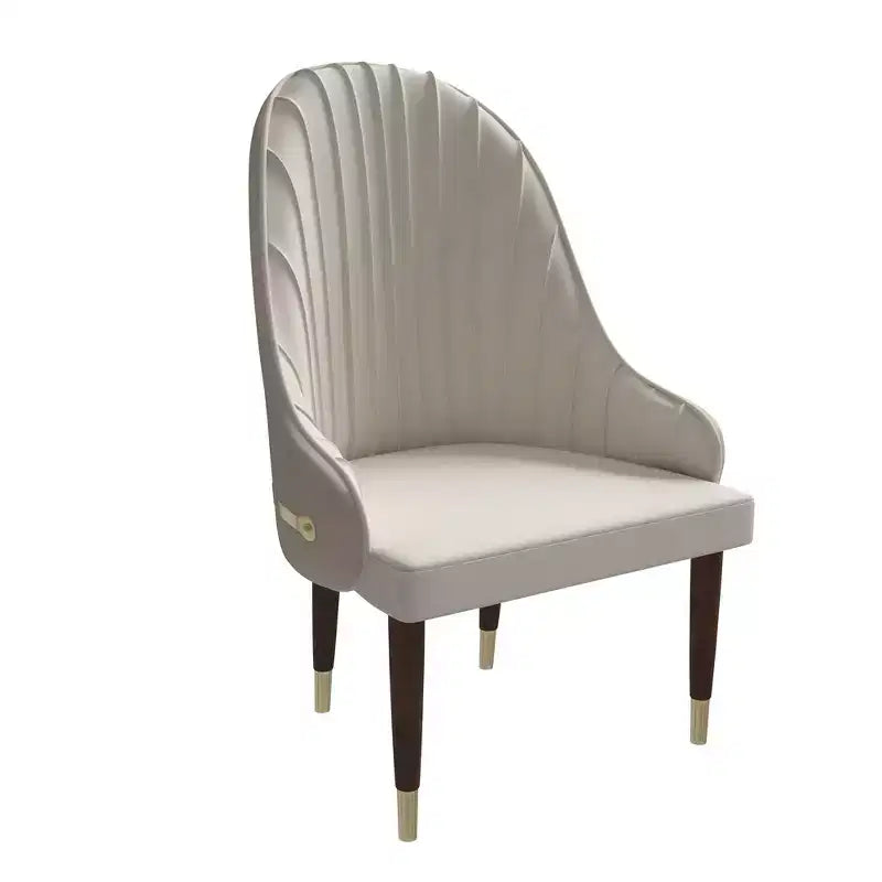 Chaise de salle à manger à dossier haut LeisureMod Elara, revêtement en cuir avec motif ondulé, cadre en bois d'hévéa et accents dorés pour salle à manger