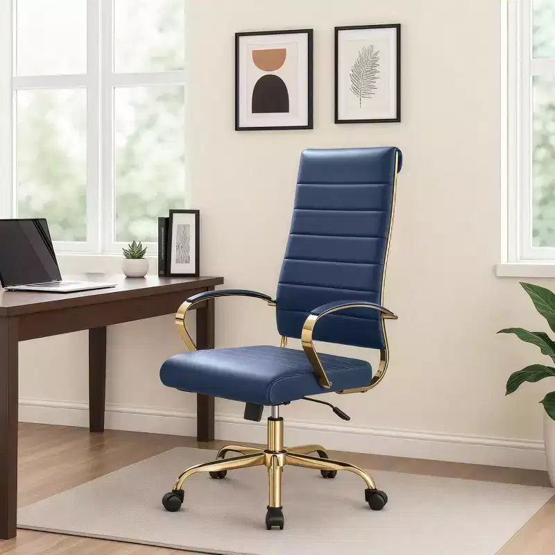 Chaise de bureau LeisureMod Benmar en cuir nervuré à dossier haut - Chaise de bureau exécutive moderne pivotante et inclinable - Base dorée