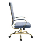 Chaise de bureau LeisureMod Benmar en cuir nervuré à dossier haut - Chaise de bureau exécutive moderne pivotante et inclinable - Base dorée