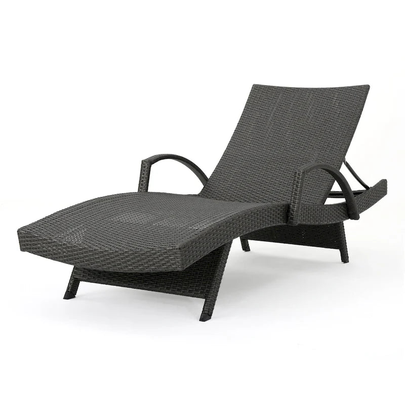Chaises longues inclinables en osier avec accoudoirs Salem (lot de 4) par Christopher Knight Home