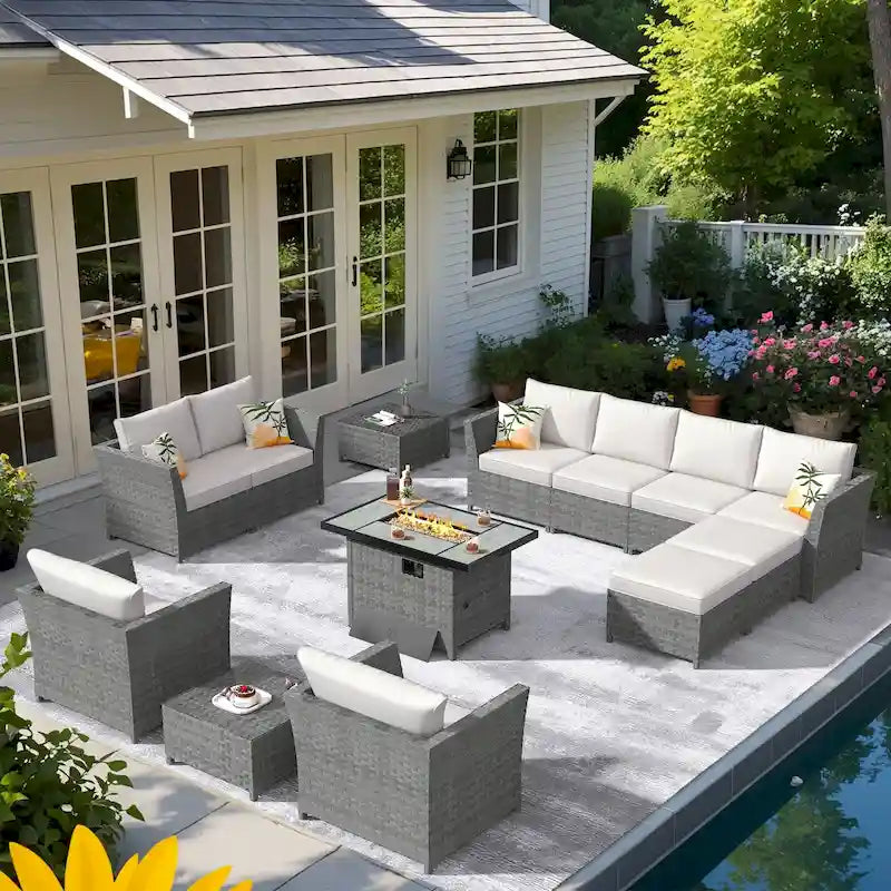 Ensemble de meubles de patio 13 pièces XIZZI avec foyer extérieur en osier