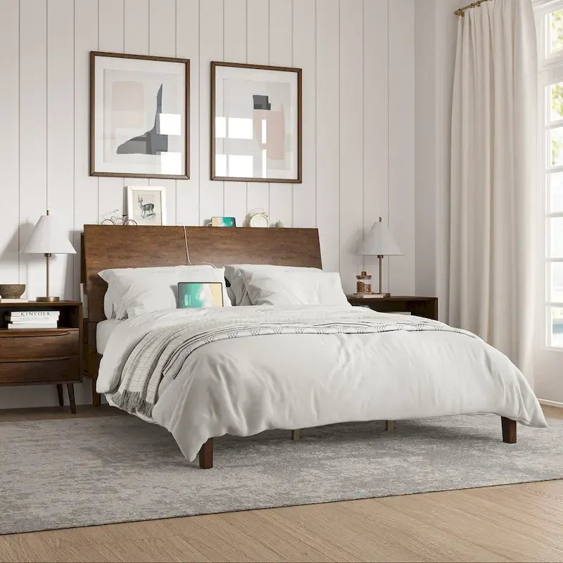 Lit plateforme mi-century moderne en bois massif avec ports USB et espace de rangement