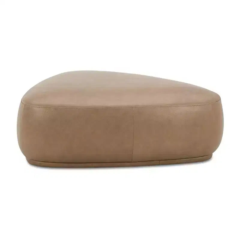 Pouf de cocktail triangulaire arrondi Pebble de 112 cm Jennifer Taylor Home