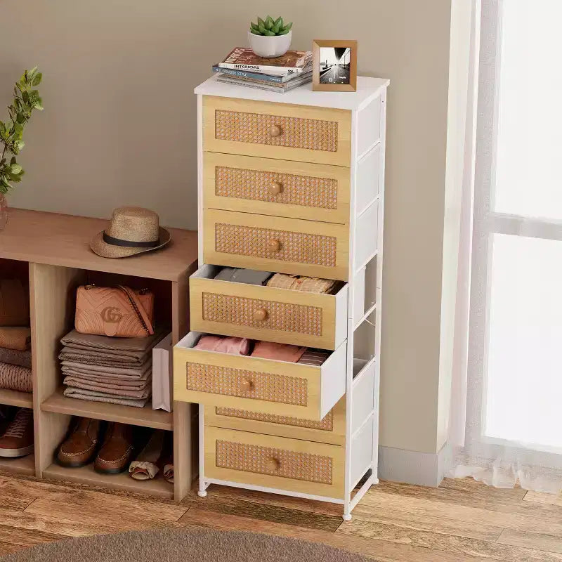 Crestlive Products Commode haute pour chambre à coucher, tour de rangement en tissu à 7 tiroirs pour chambre à coucher.