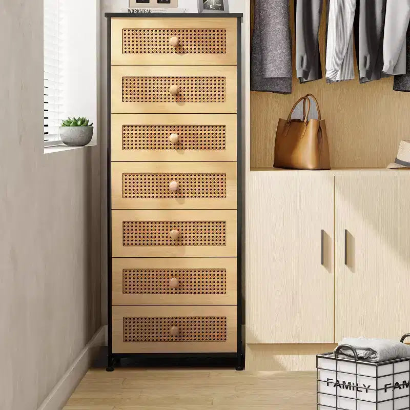 Crestlive Products Commode haute pour chambre à coucher, tour de rangement en tissu à 7 tiroirs pour chambre à coucher.