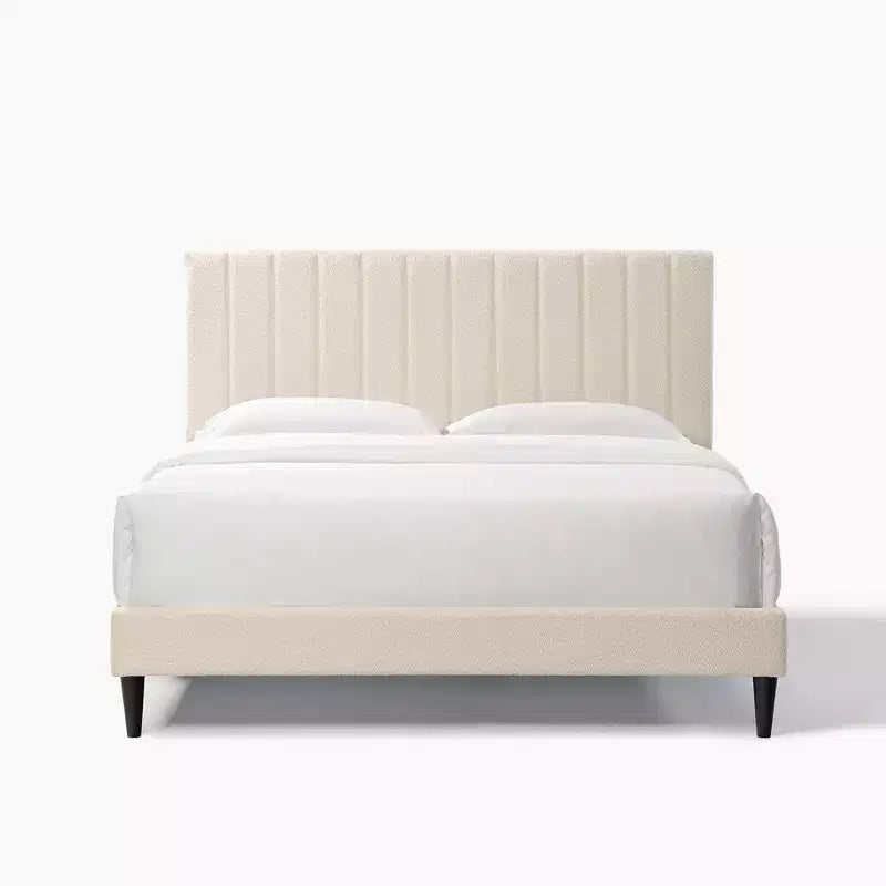 Cadre de lit en velours grand lit, tête de lit à ailes capitonnée à rainures verticales, plateforme de support à lattes en bois, pas besoin de sommier tapissier, blanc