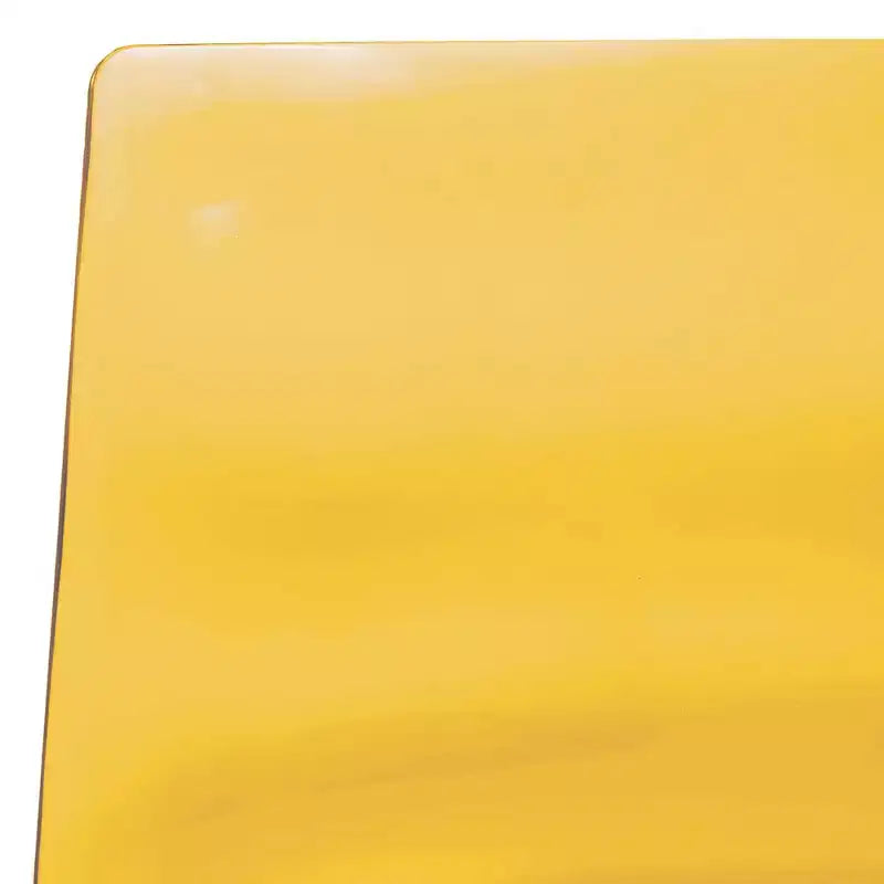 LeisureMod Astor Chaises de salle à manger en plastique, lot de 4, design ondulation d'eau avec pieds en acier inoxydable noir, chaises d'appoint modernes pour cuisine, salle à manger