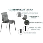 LeisureMod Astor Chaises de salle à manger en plastique, lot de 4, design ondulation d'eau avec pieds en acier inoxydable noir, chaises d'appoint modernes pour cuisine, salle à manger