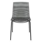 LeisureMod Astor Chaises de salle à manger en plastique, lot de 4, design ondulation d'eau avec pieds en acier inoxydable noir, chaises d'appoint modernes pour cuisine, salle à manger