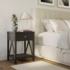 Table d'appoint traditionnelle en bois auburn 27,7 po avec tiroir East at Main